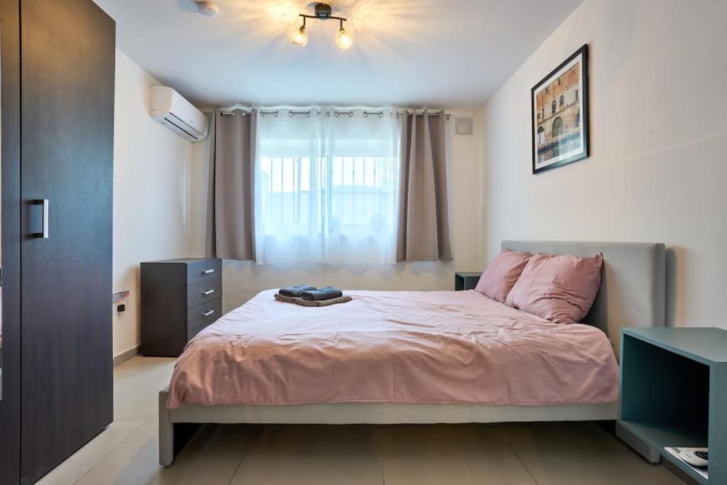 Urban Front - Walking Distance From Paceville And St George Bay Beach Is-Swieqi Exterior photo